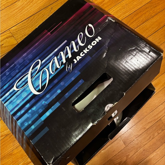 Jackson by Cameo White Ice Skates - Picture 9 of 9